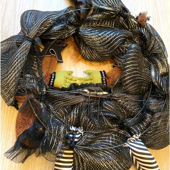 Halloween Witch Wreath - Picture 7 of 10